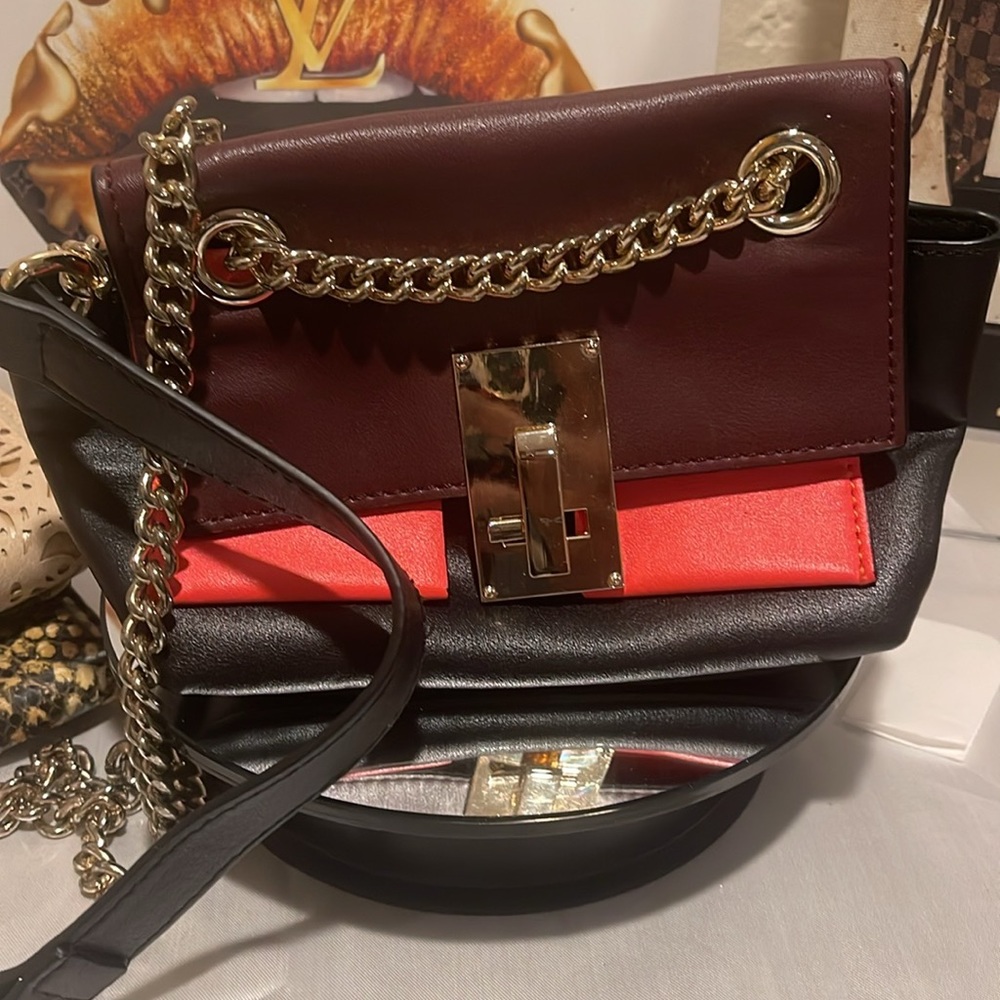NWT NWOT EUC FASHION BAGS PICK 1 BAG or WALLET $25 per bag/clutch per wallet. - Picture 16 of 17